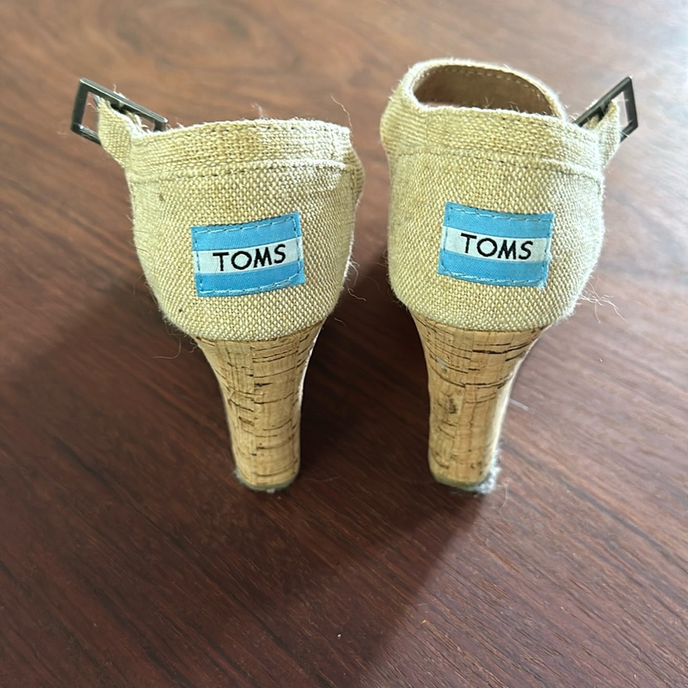 Tom’s - Picture 1 of 3